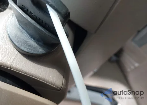 2002 Ford F-150 Lariat/Xlt z USA, uszkodzony, nr VIN 1FTRW08L72KB90519